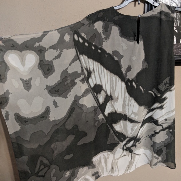 Amazing asymmetrical blouse - Picture 3 of 5